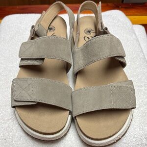 OTBT Wandering Platform Sandals in the color Mud. Only Worn Once SB4
